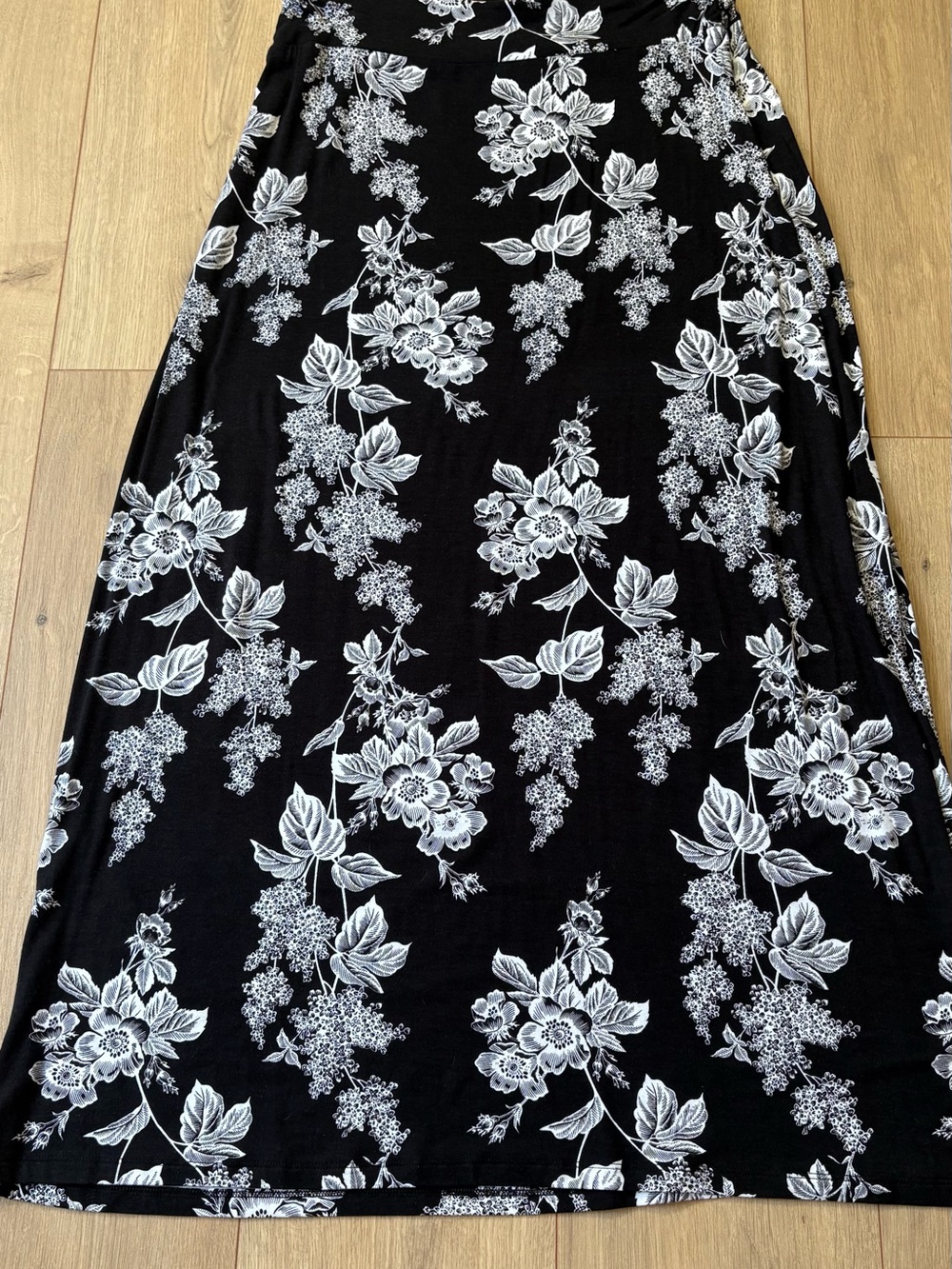 Liz Claiborne Black Maxi Skirt with White Floral Design